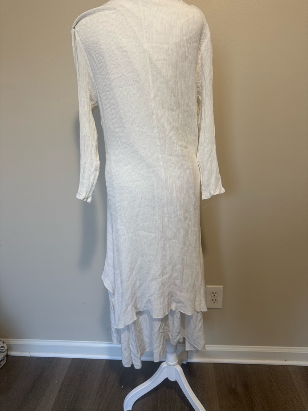 R. Vivimos White Boho Layered High-Low Long Sleeve Dress - Picture 6 of 7